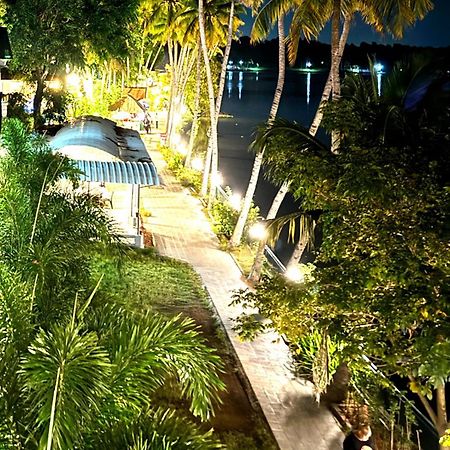 Jaladarshini Lakeside Gardens Bed & Breakfast Kollam Luaran gambar