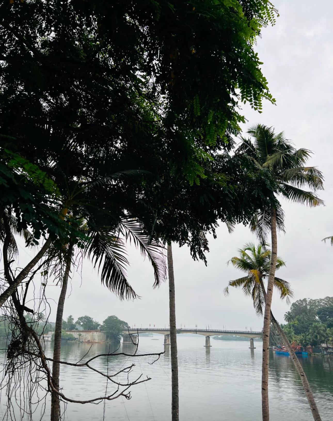 Jaladarshini Lakeside Gardens Bed & Breakfast Kollam Luaran gambar